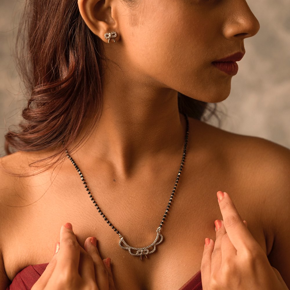 Arnika Bow 925 Silver Mangalsutra Set