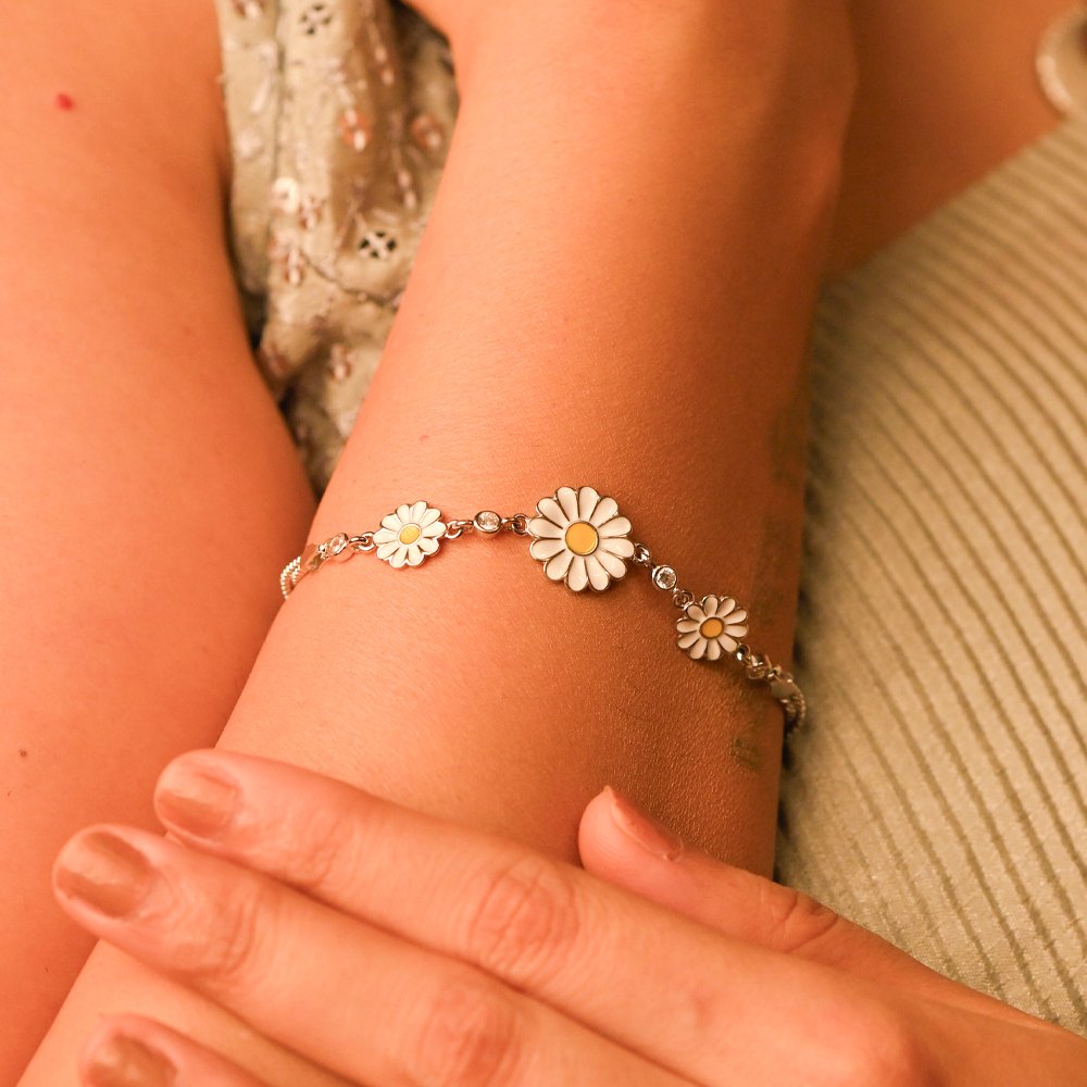 Sunshine Daisy 925 Silver Wristlet