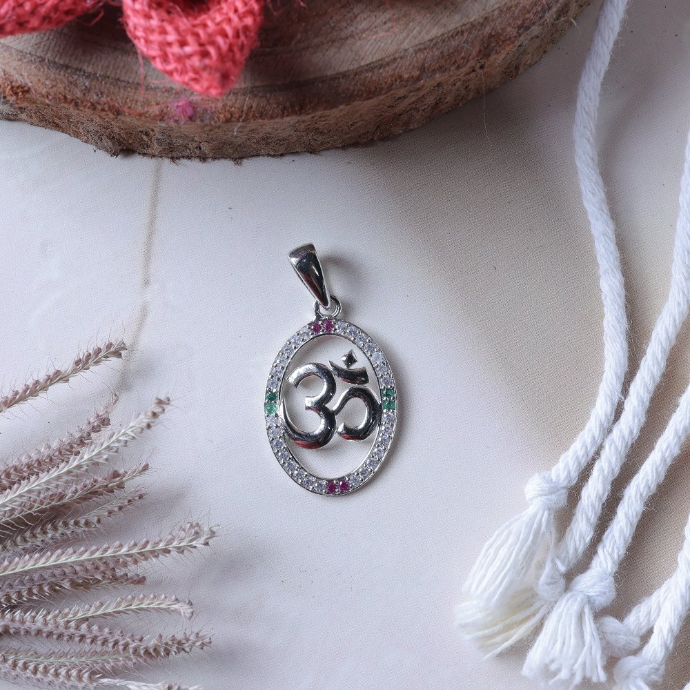 Divine Aura 925 Silver Om Locket